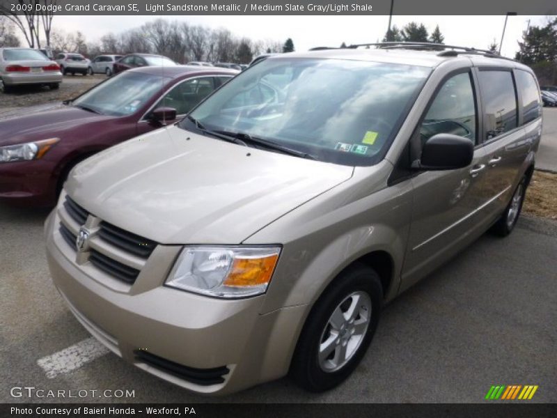 Light Sandstone Metallic / Medium Slate Gray/Light Shale 2009 Dodge Grand Caravan SE