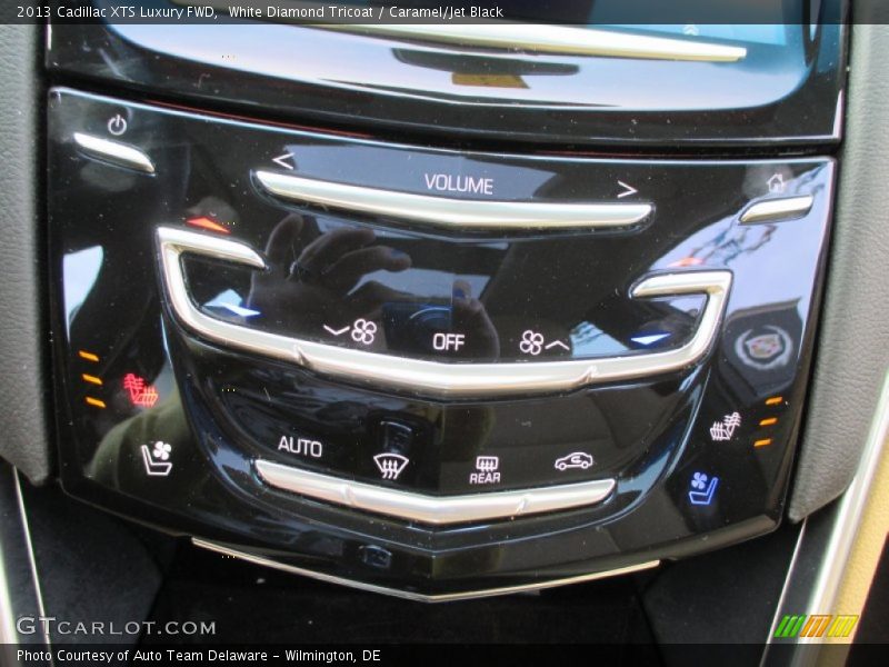 White Diamond Tricoat / Caramel/Jet Black 2013 Cadillac XTS Luxury FWD