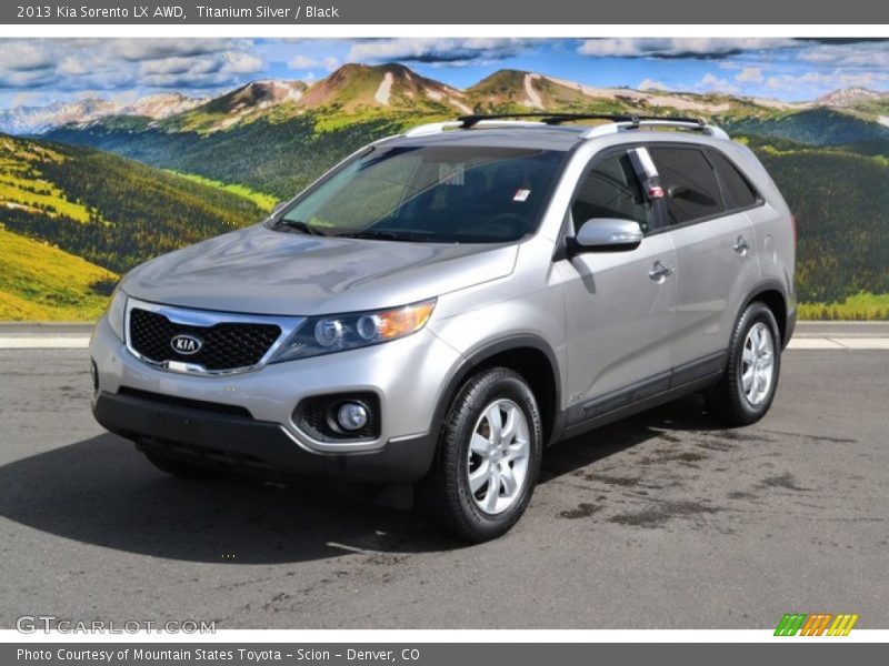 Front 3/4 View of 2013 Sorento LX AWD