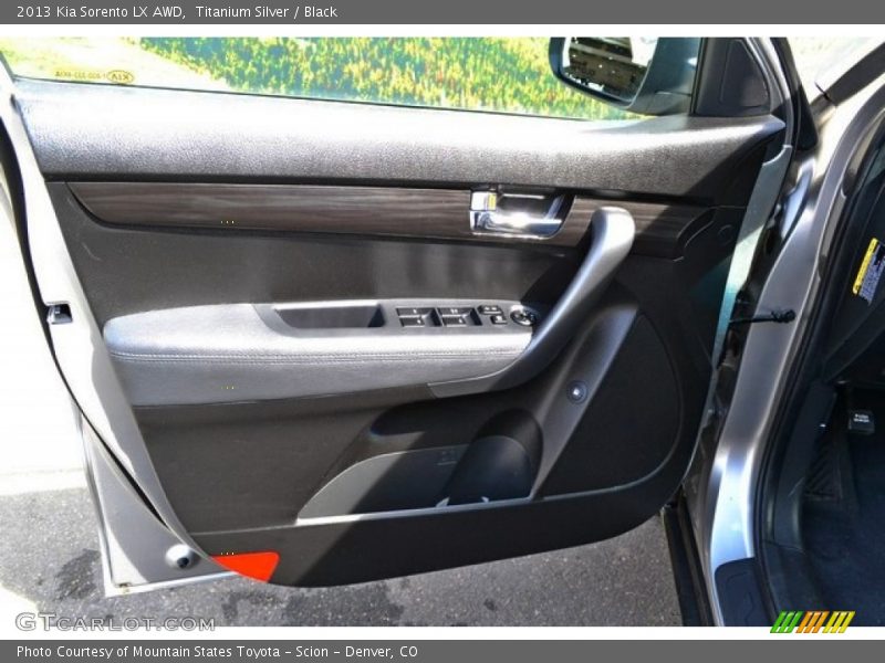 Titanium Silver / Black 2013 Kia Sorento LX AWD