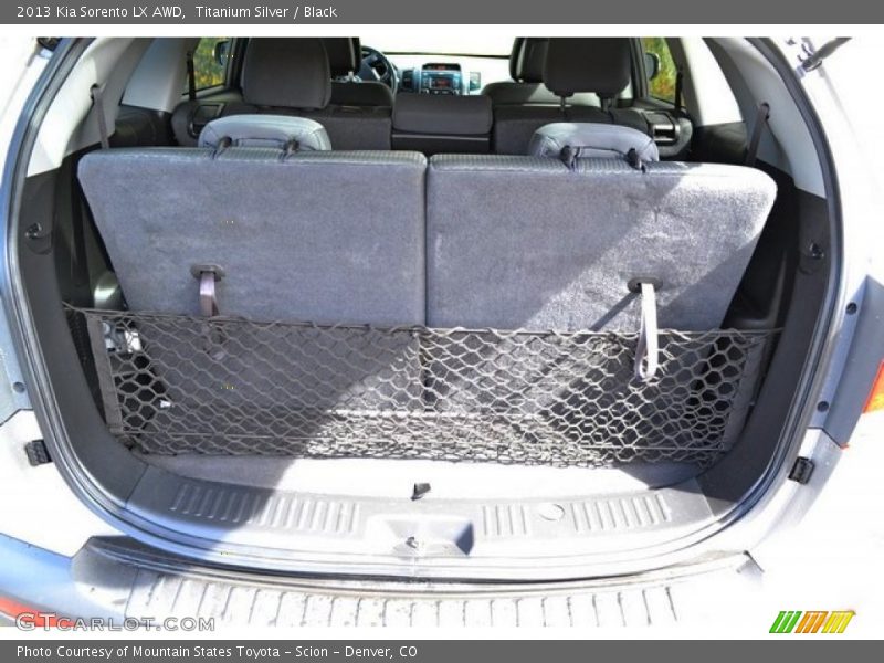  2013 Sorento LX AWD Trunk