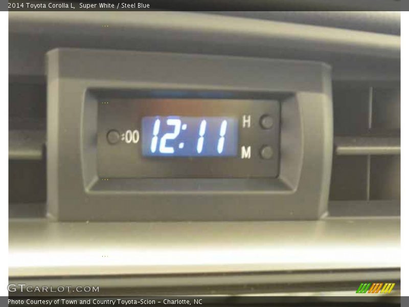 Super White / Steel Blue 2014 Toyota Corolla L