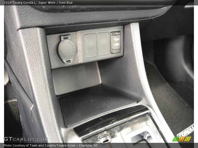 Super White / Steel Blue 2014 Toyota Corolla L