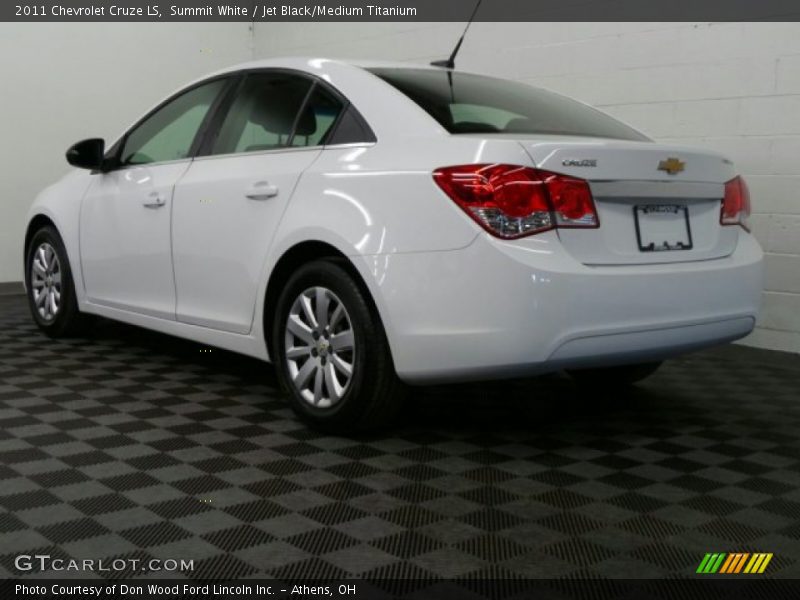 Summit White / Jet Black/Medium Titanium 2011 Chevrolet Cruze LS
