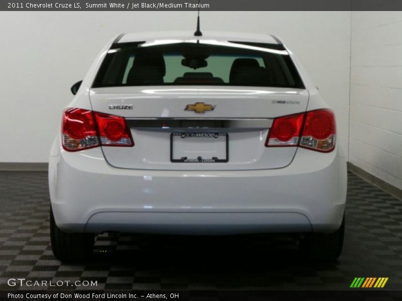 Summit White / Jet Black/Medium Titanium 2011 Chevrolet Cruze LS