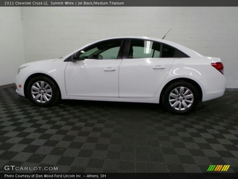 Summit White / Jet Black/Medium Titanium 2011 Chevrolet Cruze LS