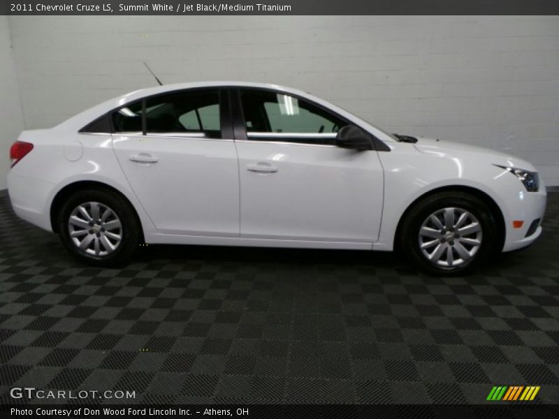 Summit White / Jet Black/Medium Titanium 2011 Chevrolet Cruze LS