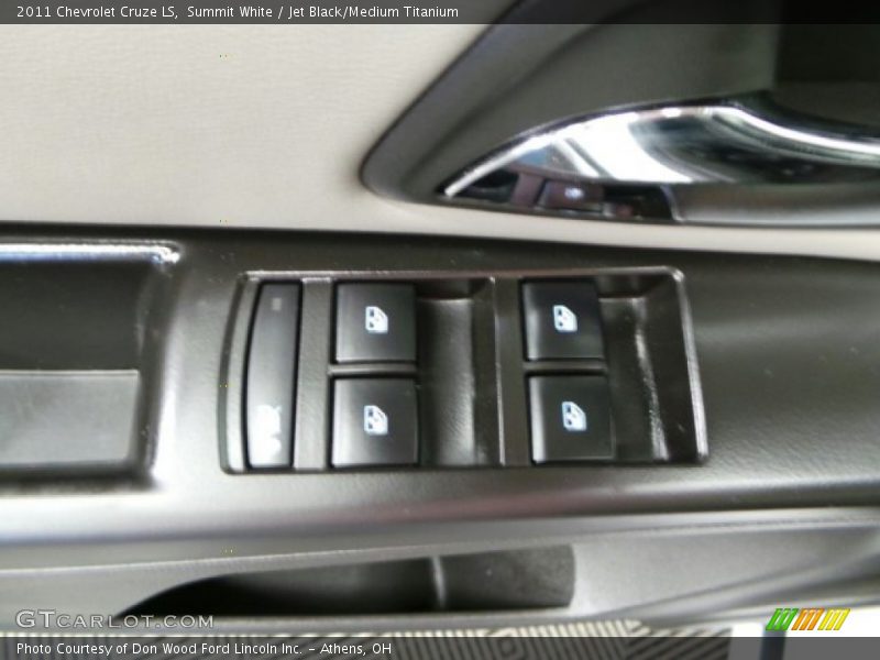 Summit White / Jet Black/Medium Titanium 2011 Chevrolet Cruze LS