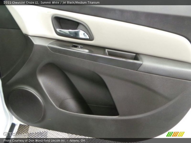 Summit White / Jet Black/Medium Titanium 2011 Chevrolet Cruze LS