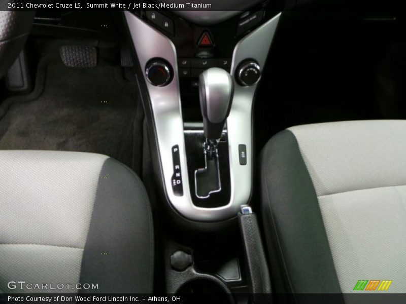 Summit White / Jet Black/Medium Titanium 2011 Chevrolet Cruze LS