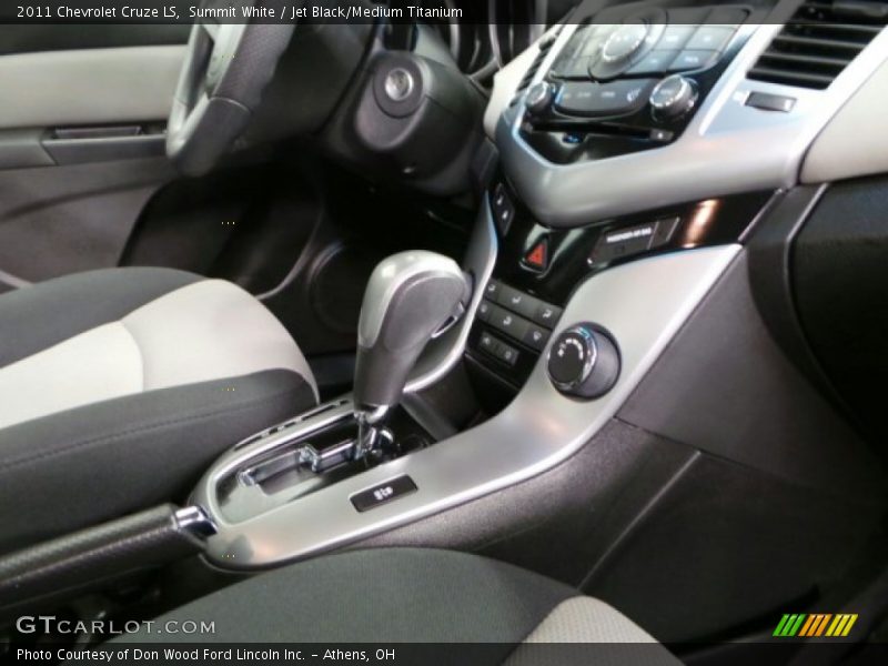 Summit White / Jet Black/Medium Titanium 2011 Chevrolet Cruze LS