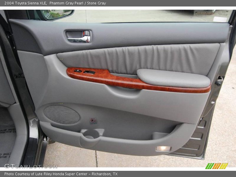 Phantom Gray Pearl / Stone Gray 2004 Toyota Sienna XLE