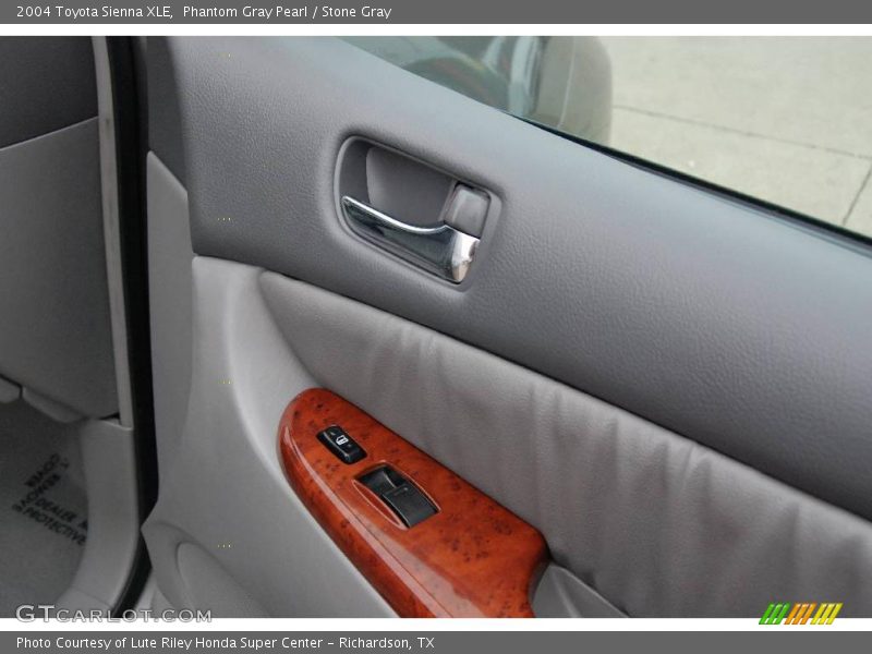 Phantom Gray Pearl / Stone Gray 2004 Toyota Sienna XLE