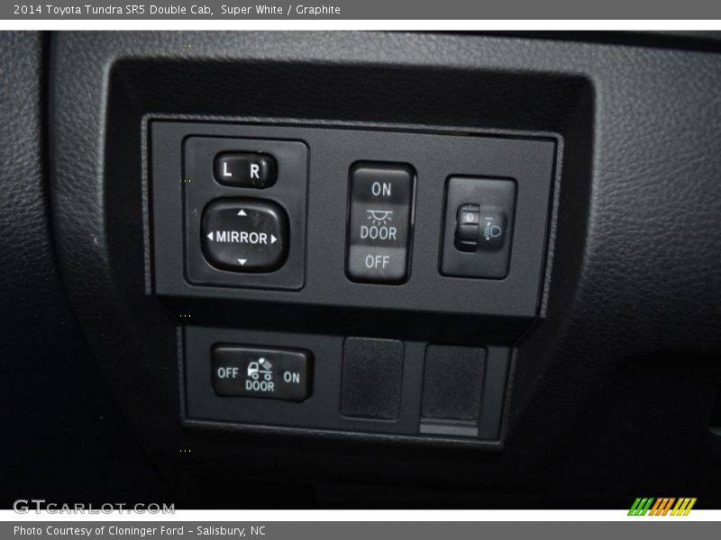 Super White / Graphite 2014 Toyota Tundra SR5 Double Cab