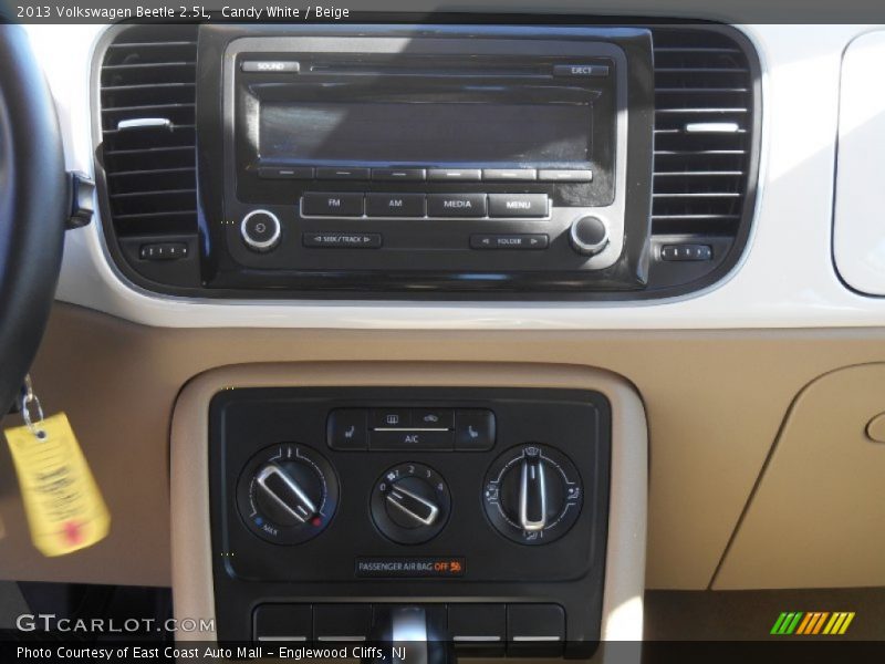 Candy White / Beige 2013 Volkswagen Beetle 2.5L