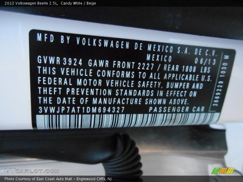 Candy White / Beige 2013 Volkswagen Beetle 2.5L