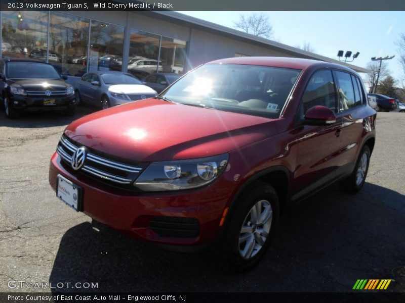 Wild Cherry Metallic / Black 2013 Volkswagen Tiguan S