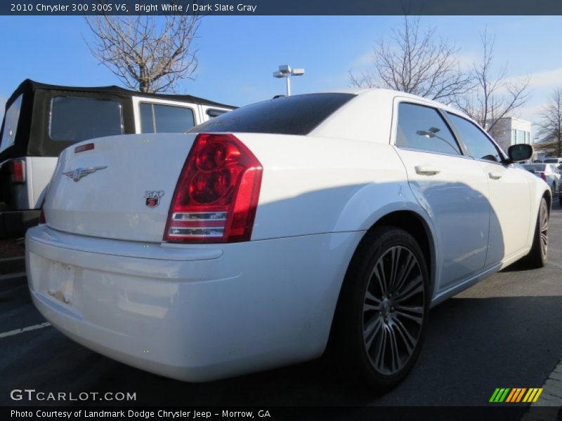 Bright White / Dark Slate Gray 2010 Chrysler 300 300S V6