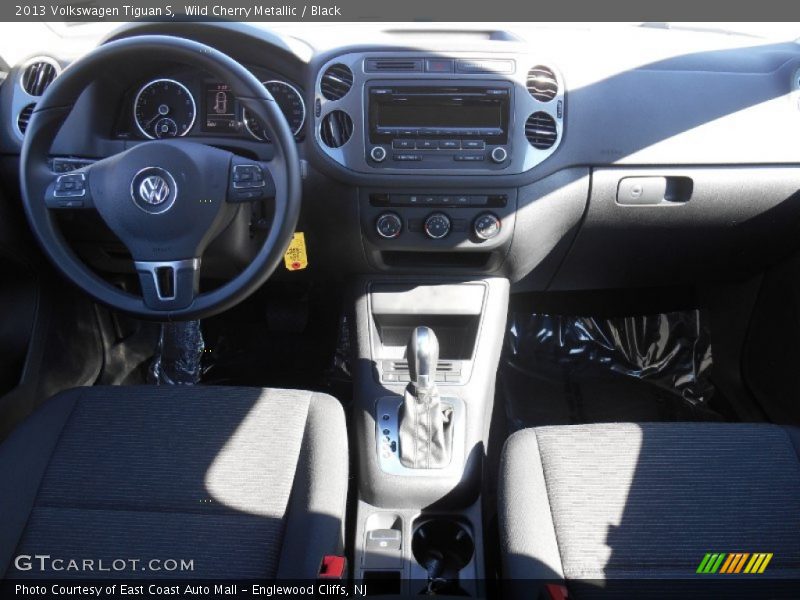 Wild Cherry Metallic / Black 2013 Volkswagen Tiguan S