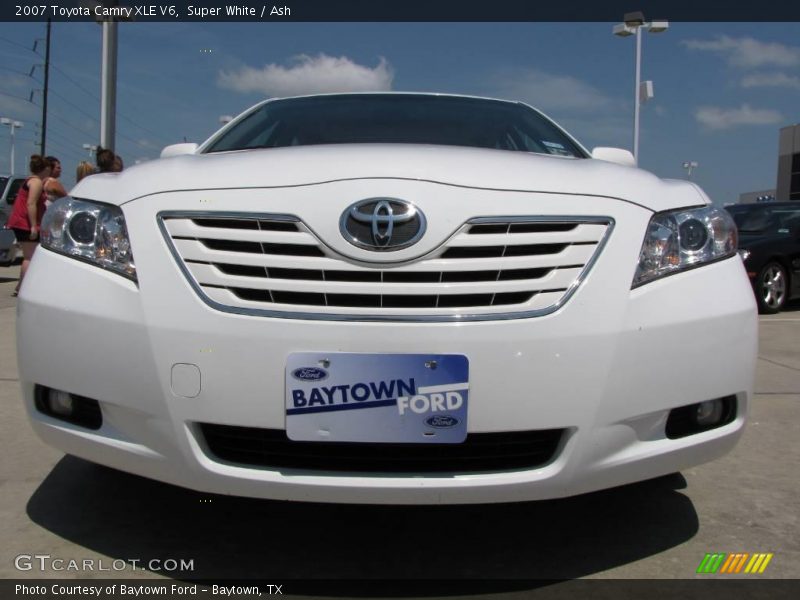 Super White / Ash 2007 Toyota Camry XLE V6