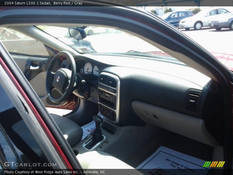 Berry Red / Gray 2004 Saturn L300 1 Sedan