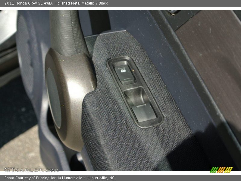 Polished Metal Metallic / Black 2011 Honda CR-V SE 4WD