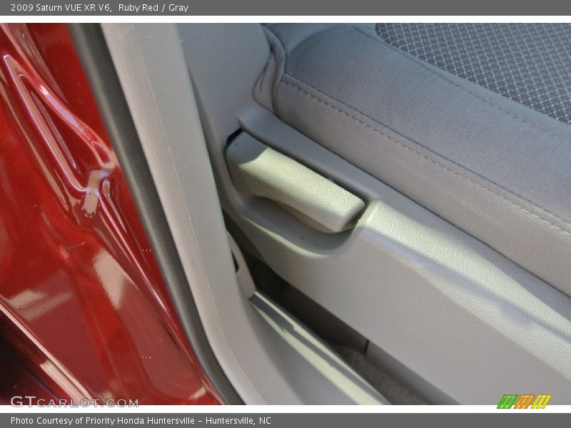 Ruby Red / Gray 2009 Saturn VUE XR V6