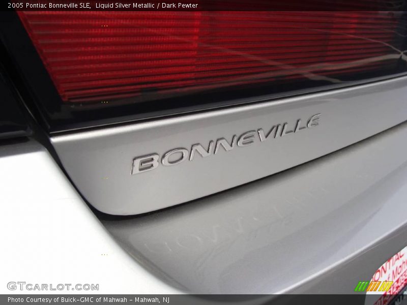 Liquid Silver Metallic / Dark Pewter 2005 Pontiac Bonneville SLE
