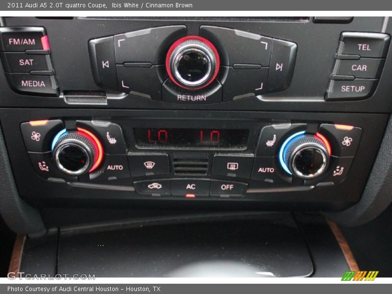 Controls of 2011 A5 2.0T quattro Coupe