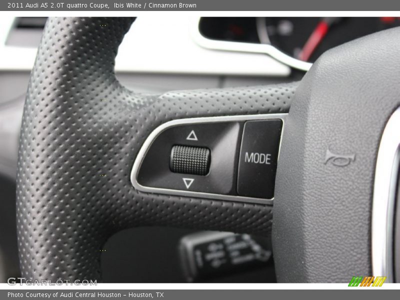 Controls of 2011 A5 2.0T quattro Coupe