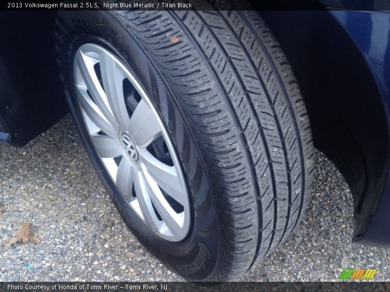 Night Blue Metallic / Titan Black 2013 Volkswagen Passat 2.5L S