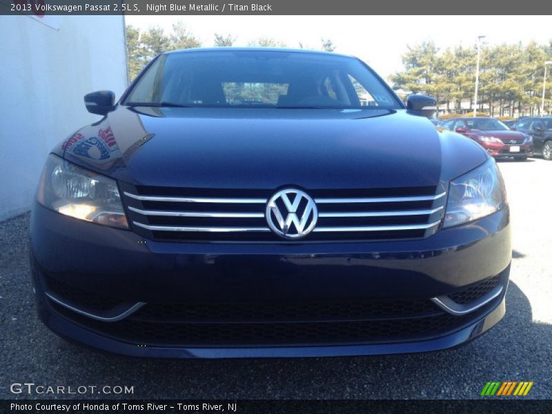 Night Blue Metallic / Titan Black 2013 Volkswagen Passat 2.5L S
