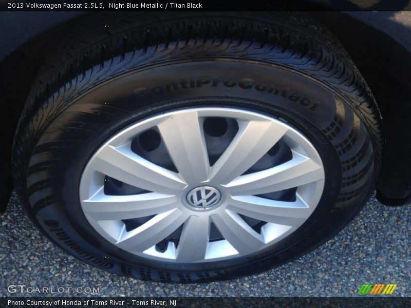 Night Blue Metallic / Titan Black 2013 Volkswagen Passat 2.5L S