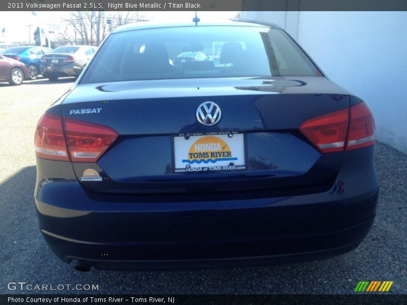 Night Blue Metallic / Titan Black 2013 Volkswagen Passat 2.5L S
