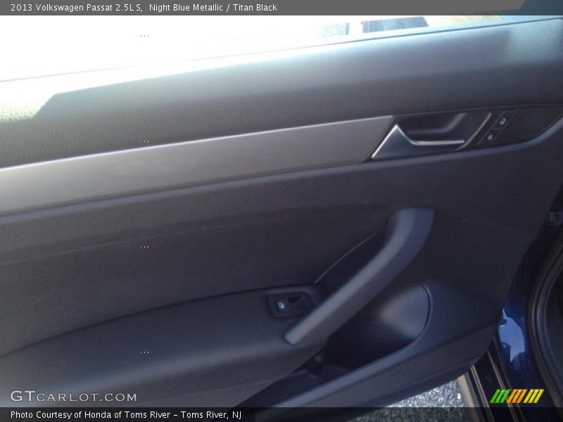 Night Blue Metallic / Titan Black 2013 Volkswagen Passat 2.5L S