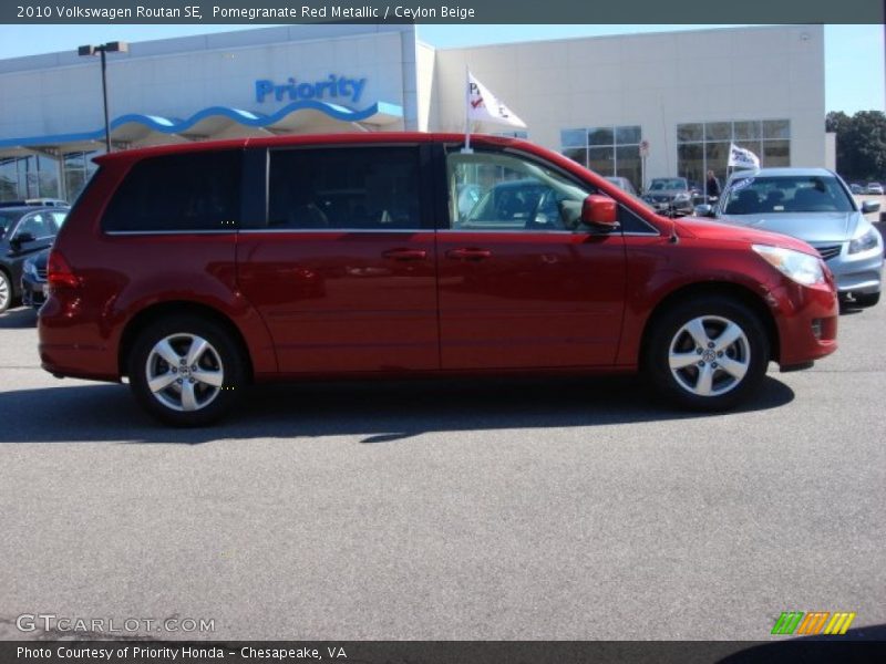 Pomegranate Red Metallic / Ceylon Beige 2010 Volkswagen Routan SE