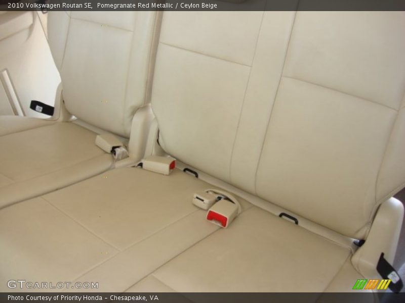 Pomegranate Red Metallic / Ceylon Beige 2010 Volkswagen Routan SE
