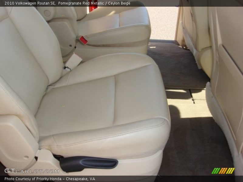 Pomegranate Red Metallic / Ceylon Beige 2010 Volkswagen Routan SE