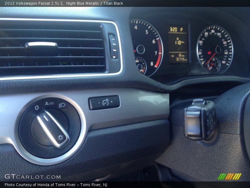 Night Blue Metallic / Titan Black 2013 Volkswagen Passat 2.5L S