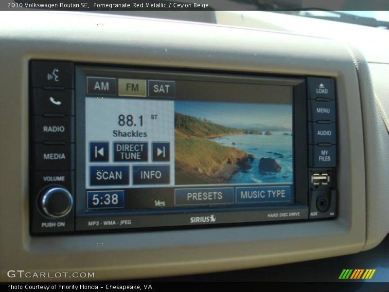 Pomegranate Red Metallic / Ceylon Beige 2010 Volkswagen Routan SE