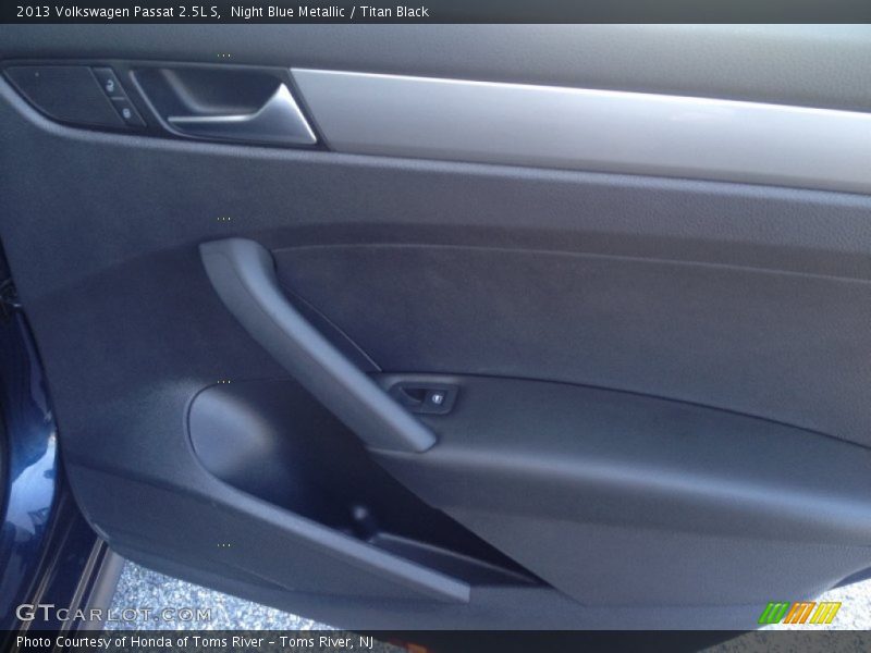 Night Blue Metallic / Titan Black 2013 Volkswagen Passat 2.5L S