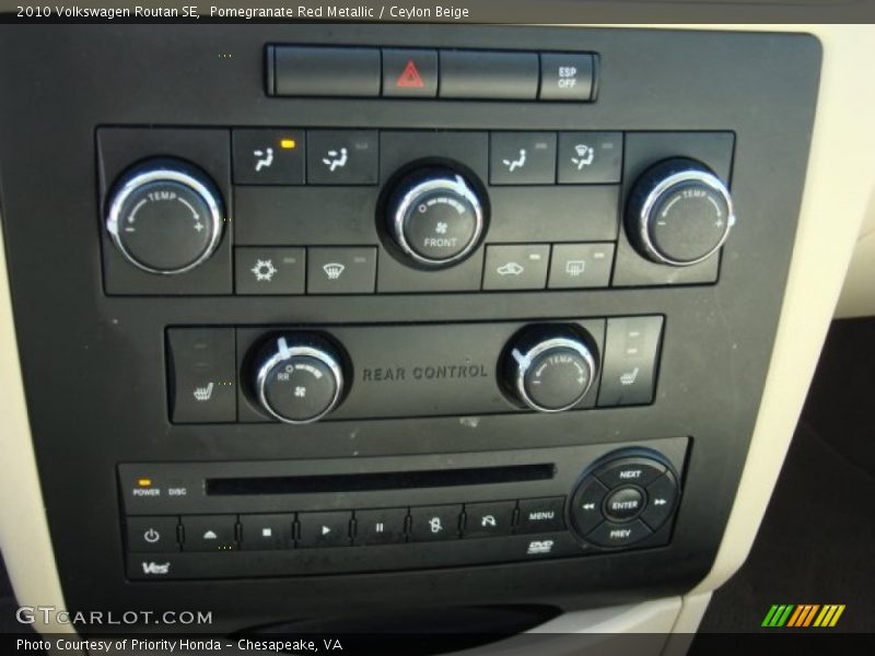 Pomegranate Red Metallic / Ceylon Beige 2010 Volkswagen Routan SE