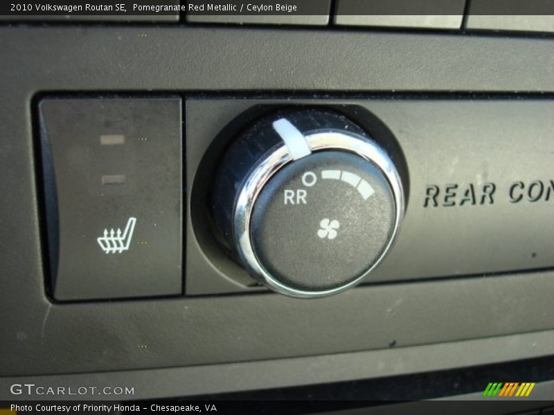 Pomegranate Red Metallic / Ceylon Beige 2010 Volkswagen Routan SE