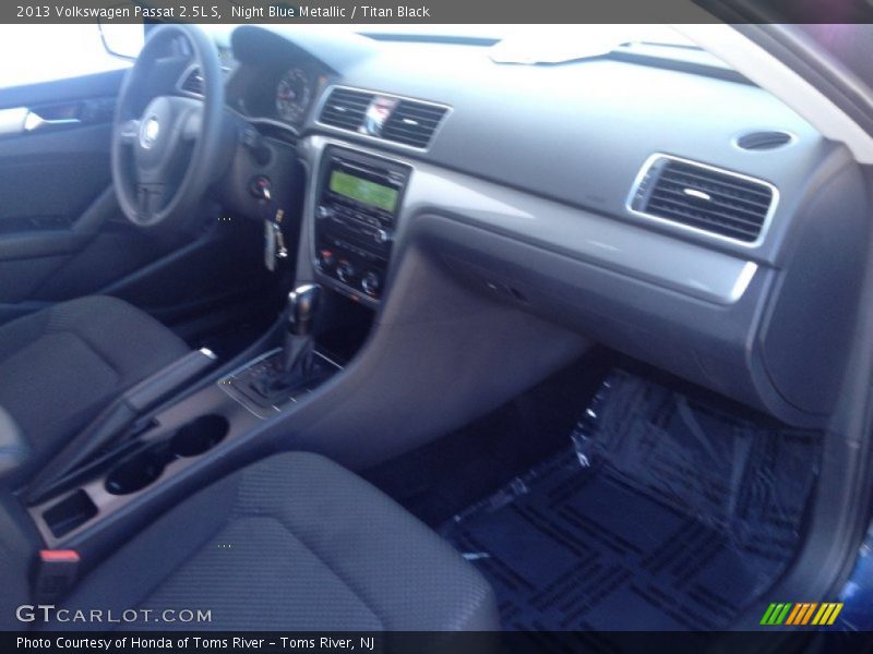 Night Blue Metallic / Titan Black 2013 Volkswagen Passat 2.5L S