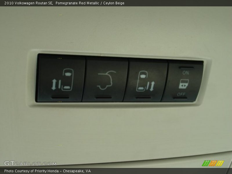 Pomegranate Red Metallic / Ceylon Beige 2010 Volkswagen Routan SE