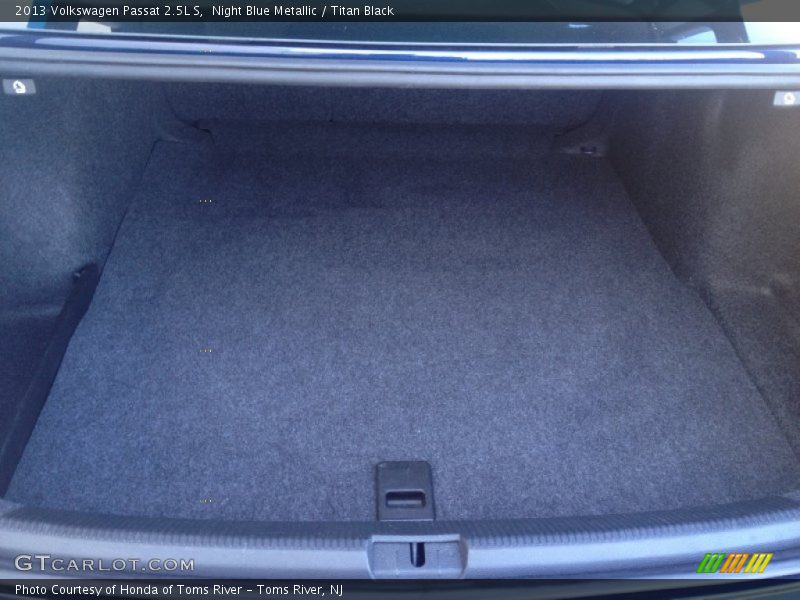 Night Blue Metallic / Titan Black 2013 Volkswagen Passat 2.5L S