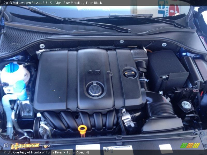 Night Blue Metallic / Titan Black 2013 Volkswagen Passat 2.5L S