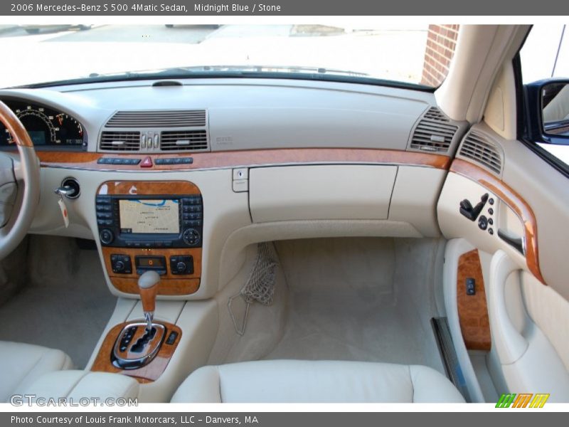 Dashboard of 2006 S 500 4Matic Sedan