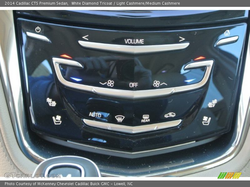 Controls of 2014 CTS Premium Sedan