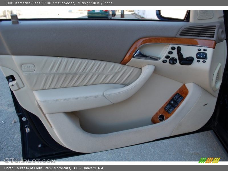 Door Panel of 2006 S 500 4Matic Sedan